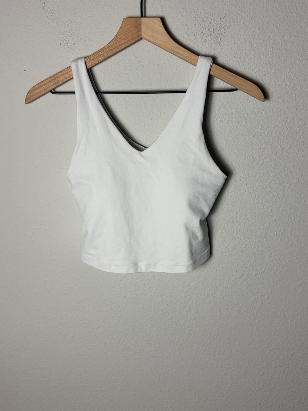 Athleta Transcend V Neck Crop Bra D-DD White